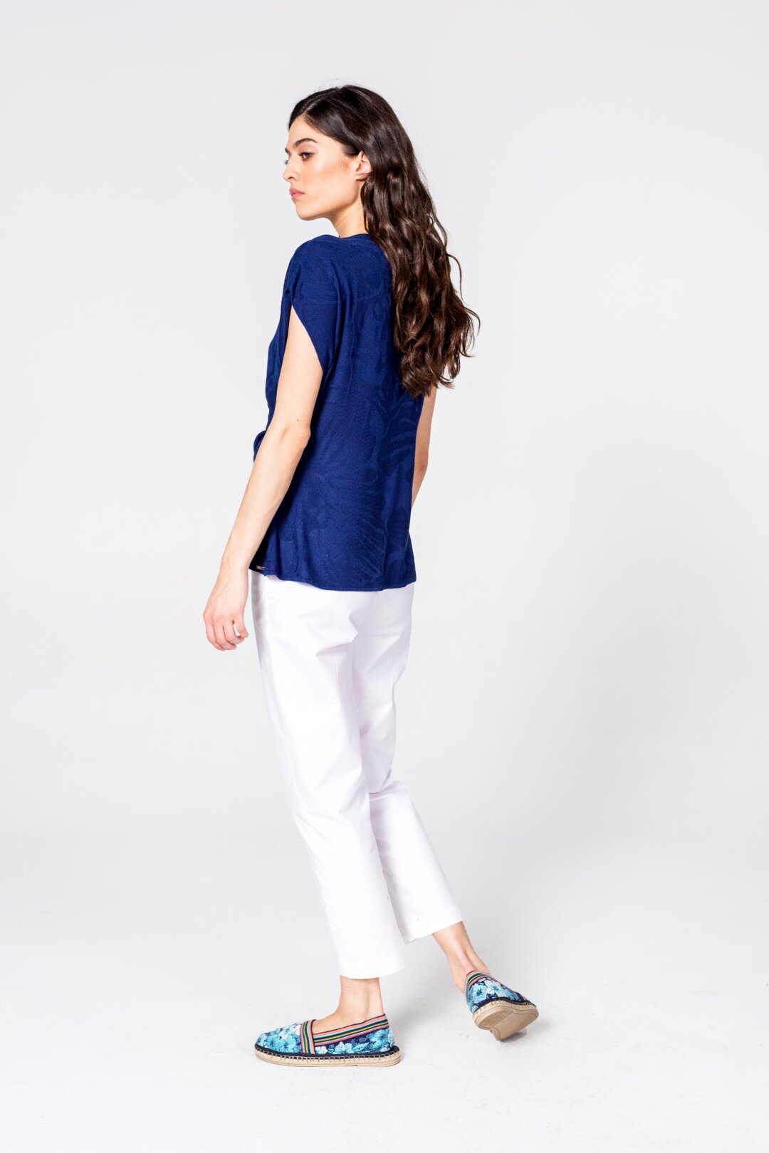 V-Pullover mit Strukturmuster