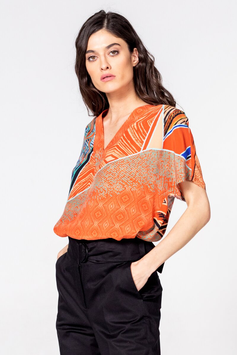 Bluse in geometrischem Muster