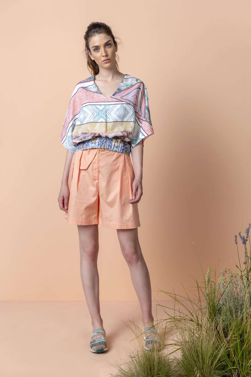 Bluse in geometrischem Muster
