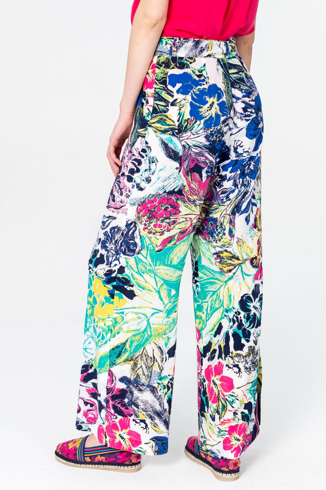 Pantalone sa Cvetnim Motivom