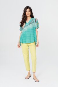 Bluse in geometrischem Muster
