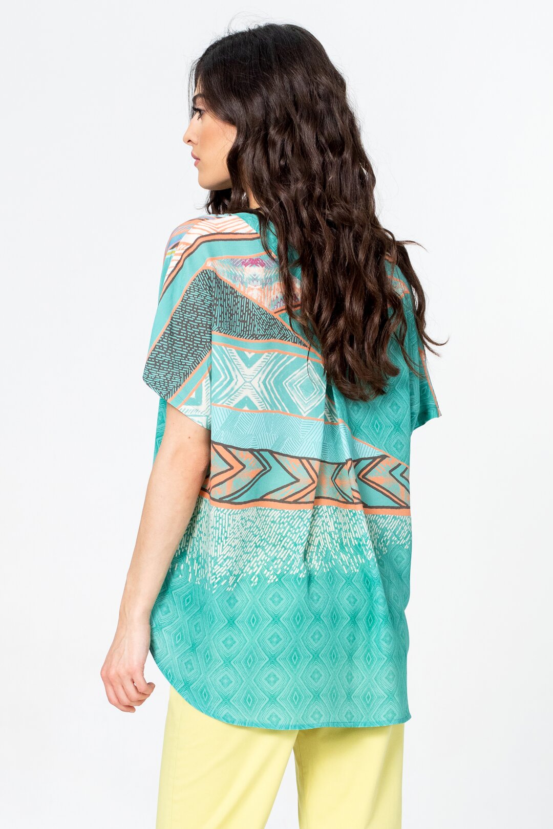 Bluse in geometrischem Muster