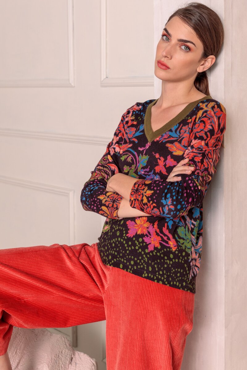 V-Neck Pullover with Print