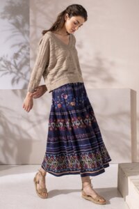 Bestickter Rock mit Boho-Motiv
