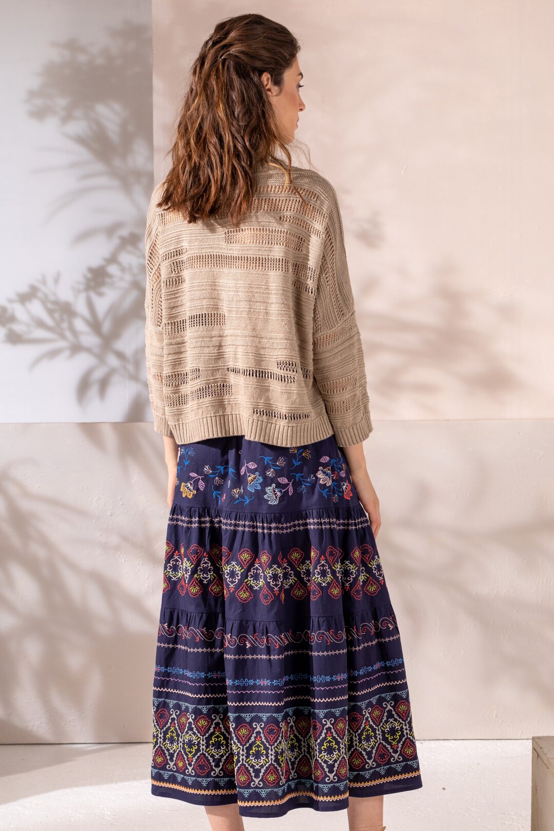 Bestickter Rock mit Boho-Motiv