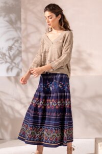 Bestickter Rock mit Boho-Motiv