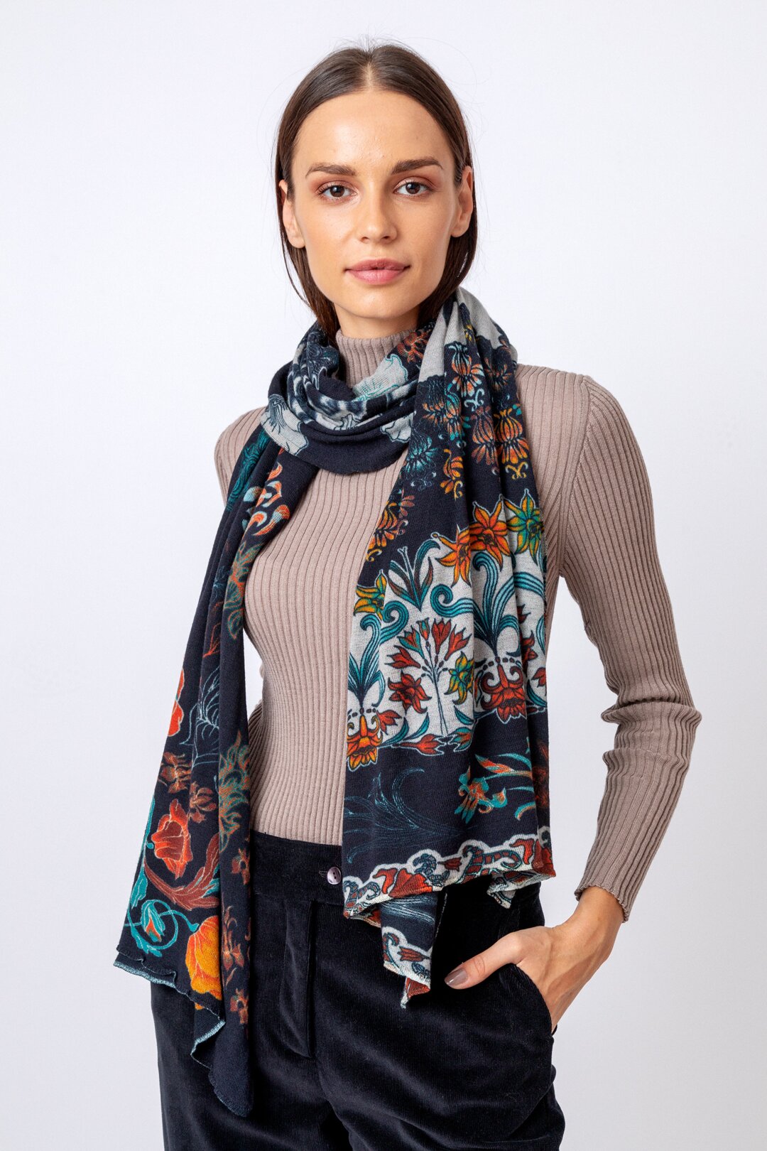 Bedruckter Schal mit floralem Grasset-Muster