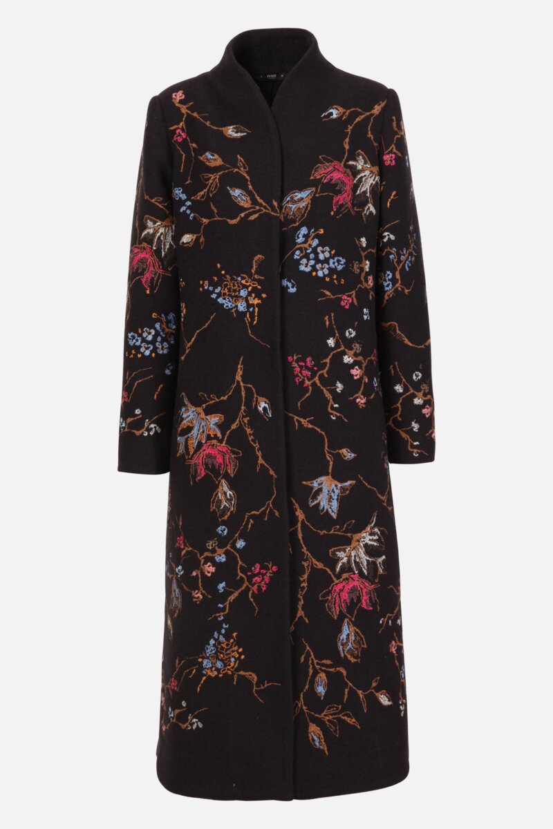 Kaput od kuvane vune sa vezom