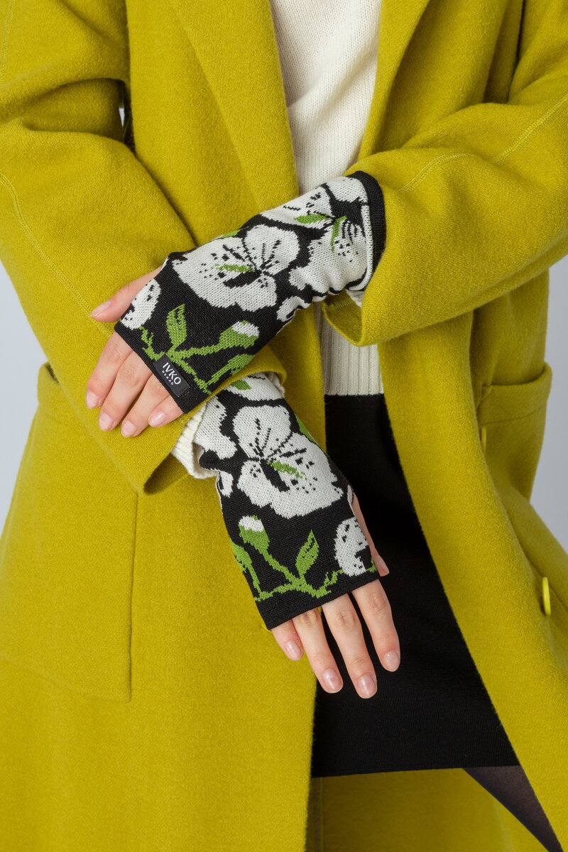 Wrist warmers, Orchid Motive