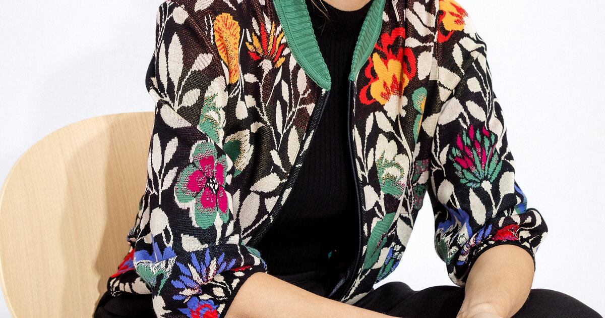 Bomber Jacket, Floral Pattern - Black - Knitted Jackets
