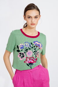 Intarsia Pulover with Floral Embroidery