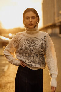 Rollneck Pullover, Favela Pattern