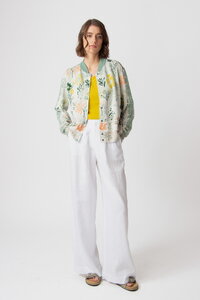 Jacquard-Bomberjacke, Floralmuster