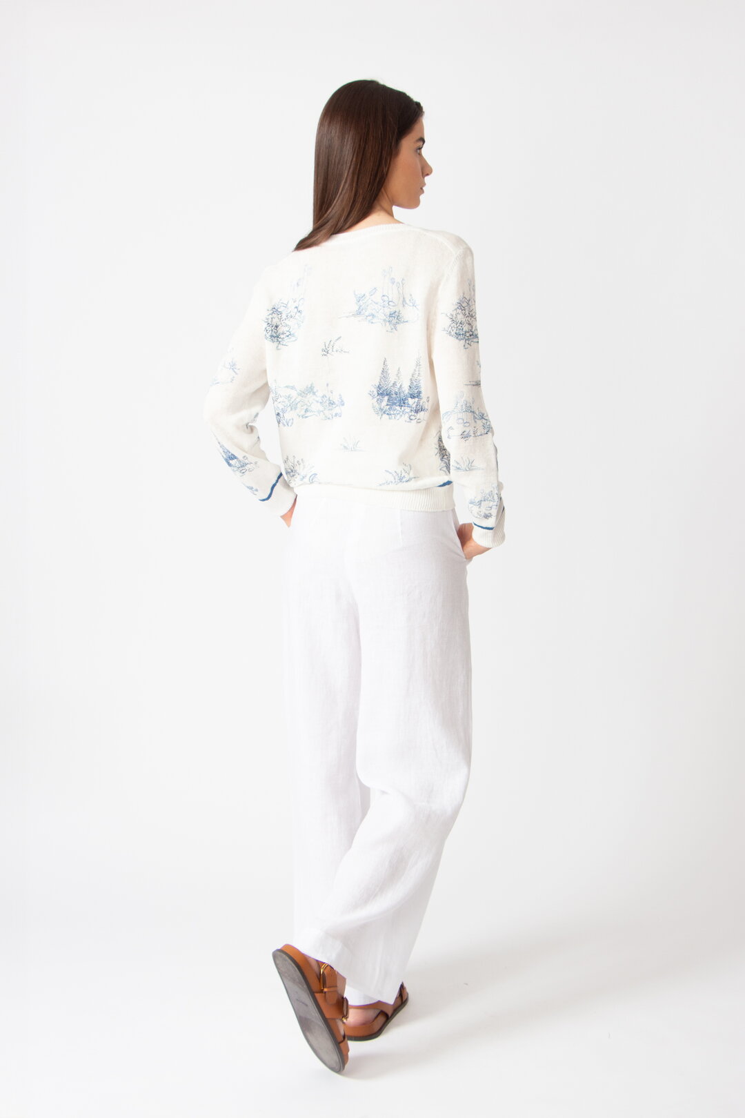 Pullover mit Stickerei, Garten Nostalgie Motiv