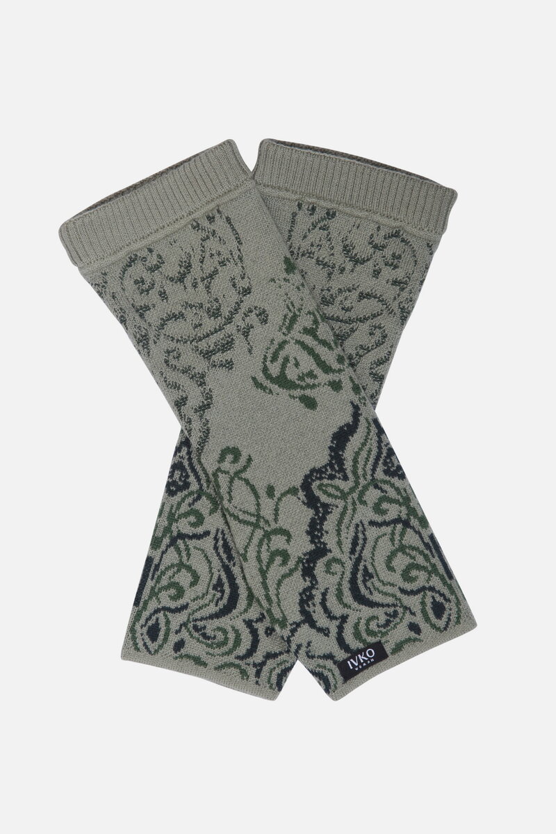 Jacquard Wrist Warmers, Ornament Pattern