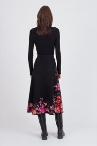Midirock, Furnishing Florals Muster