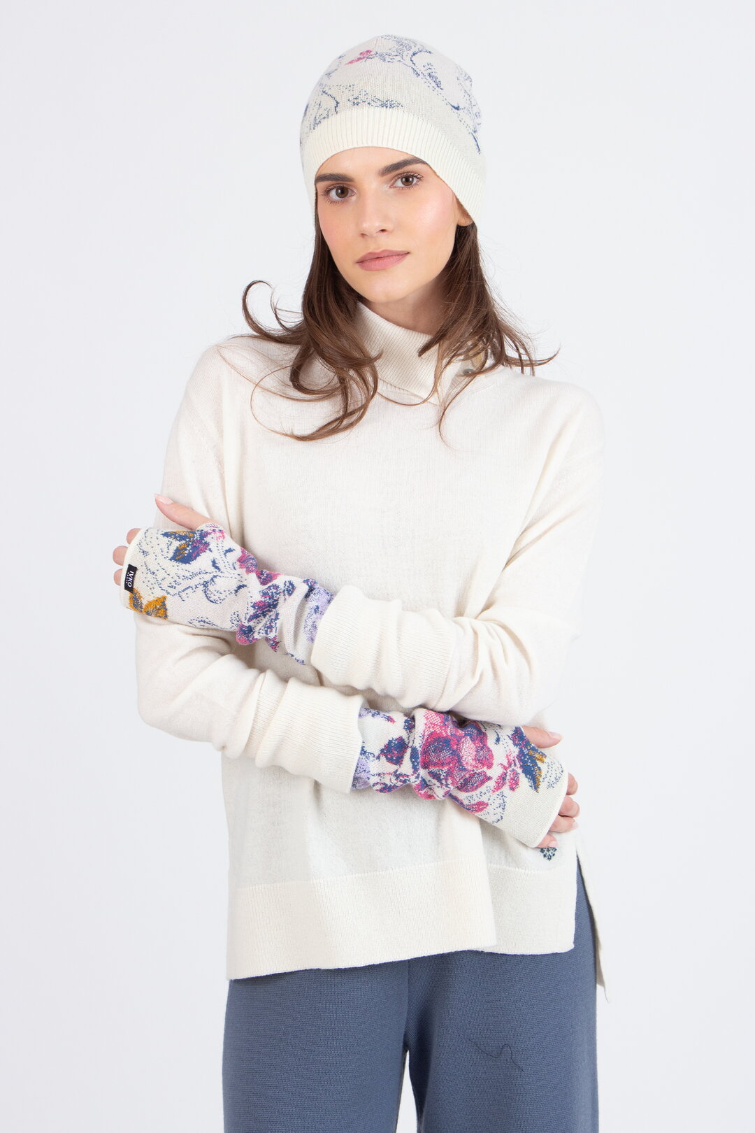 Wristwarmers,  Furnishing Florals Pattern