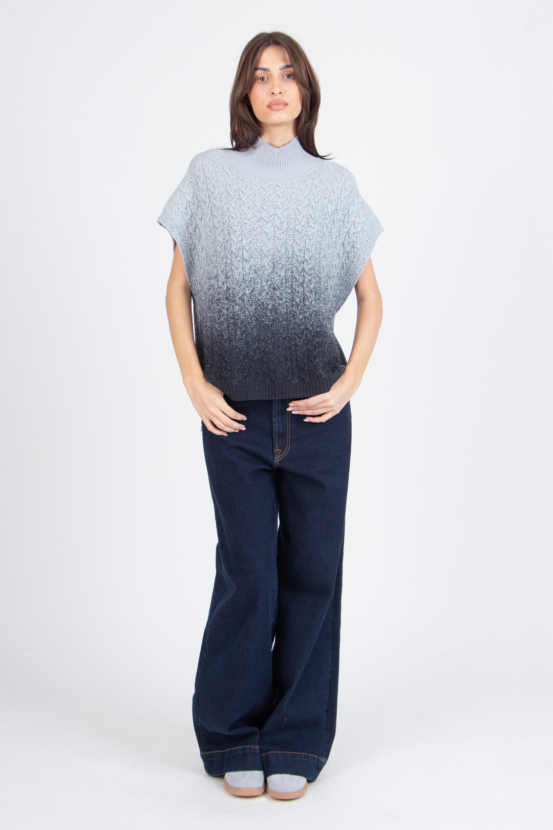 Bedruckter ärmelloser Pullover mit Rollkragen, Murmurationsmuster