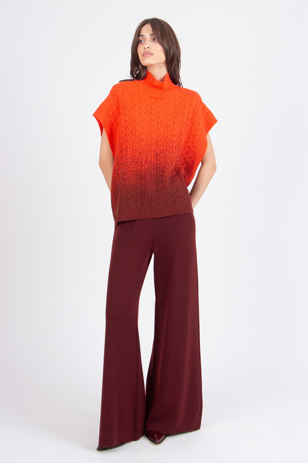 Bedruckter ärmelloser Pullover mit Rollkragen, Murmurationsmuster