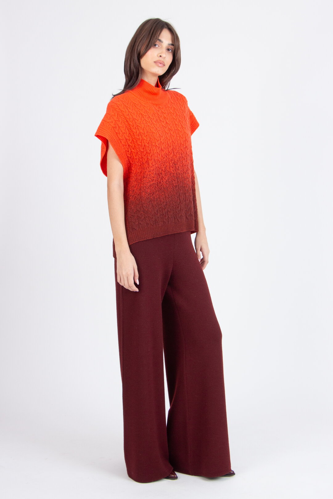 Bedruckter ärmelloser Pullover mit Rollkragen, Murmurationsmuster