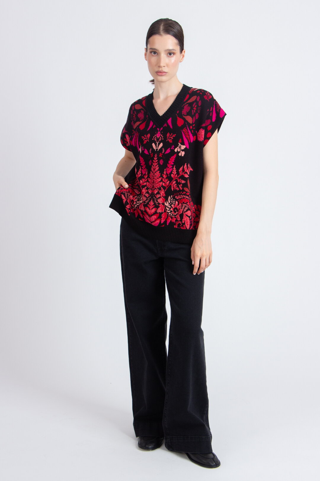Sleeveless V-Neck Pullover, Plantopia Pattern