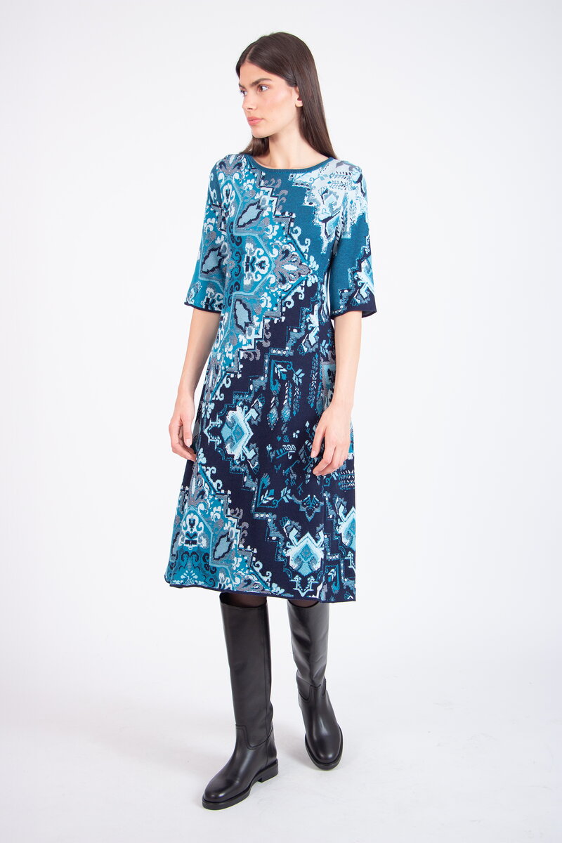 Jacquard-Kleid, Kelim Muster