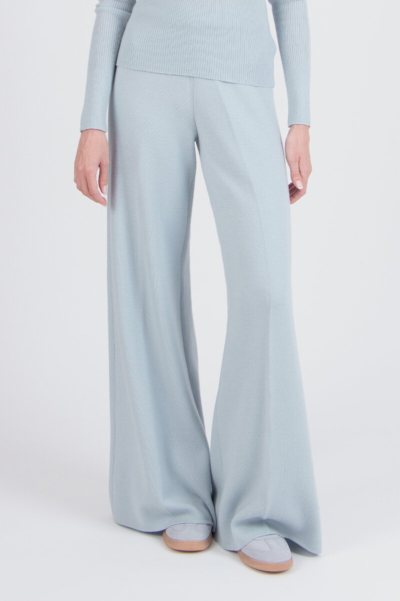 Jednobojne Pletene Pantalone