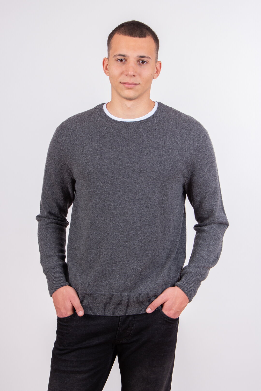 Man Pullover Crew Neck