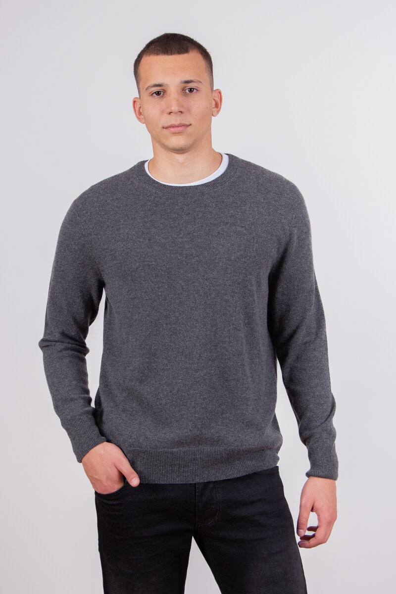 Man Pullover Crew Neck