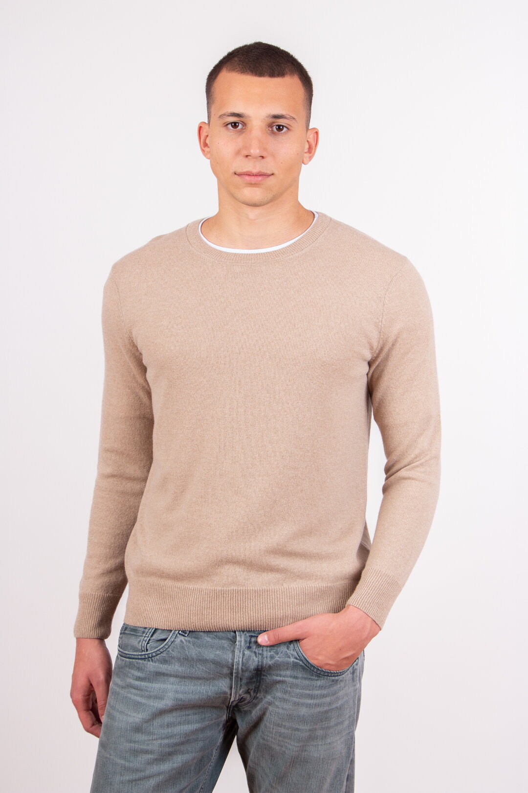 Man Pullover Crew Neck