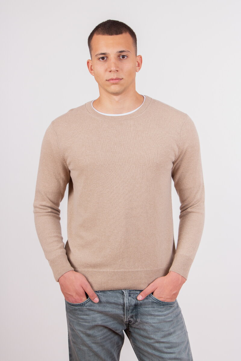 Man Pullover Crew Neck