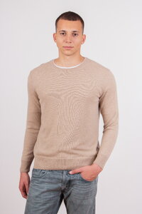 Man Pullover Crew Neck