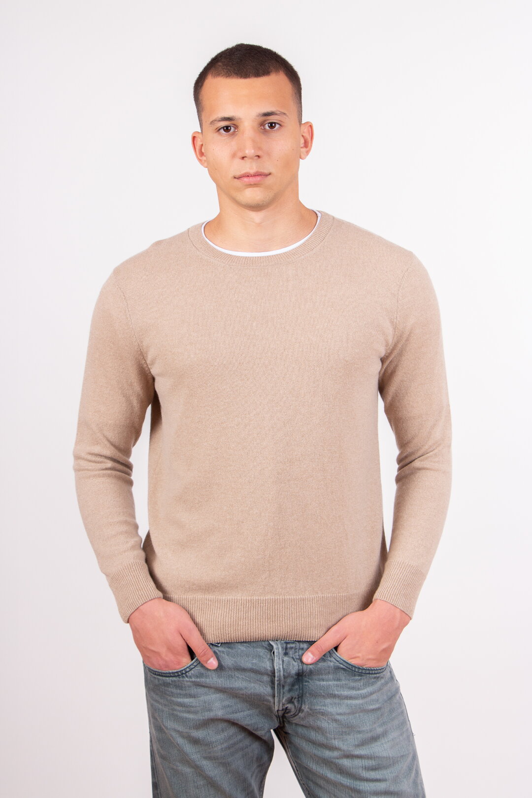 Man Pullover Crew Neck