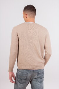 Man Pullover Crew Neck