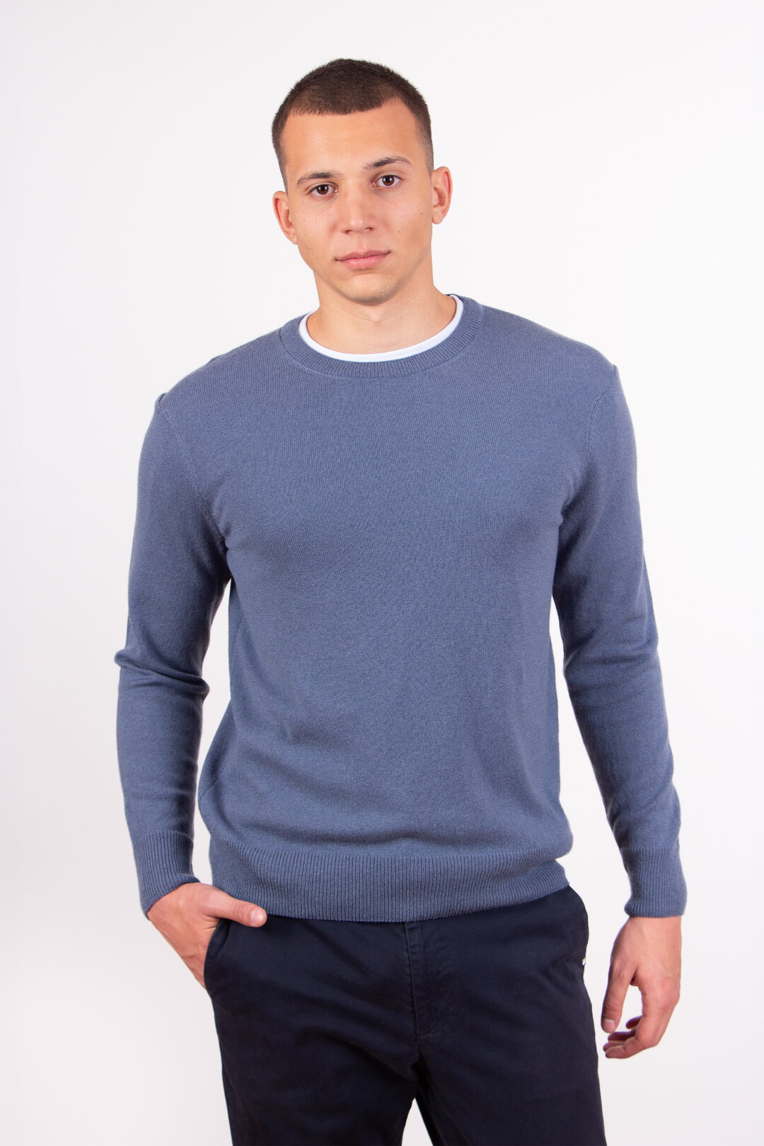 Man Pullover Crew Neck