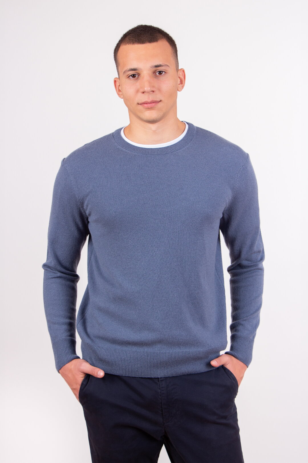 Man Pullover Crew Neck