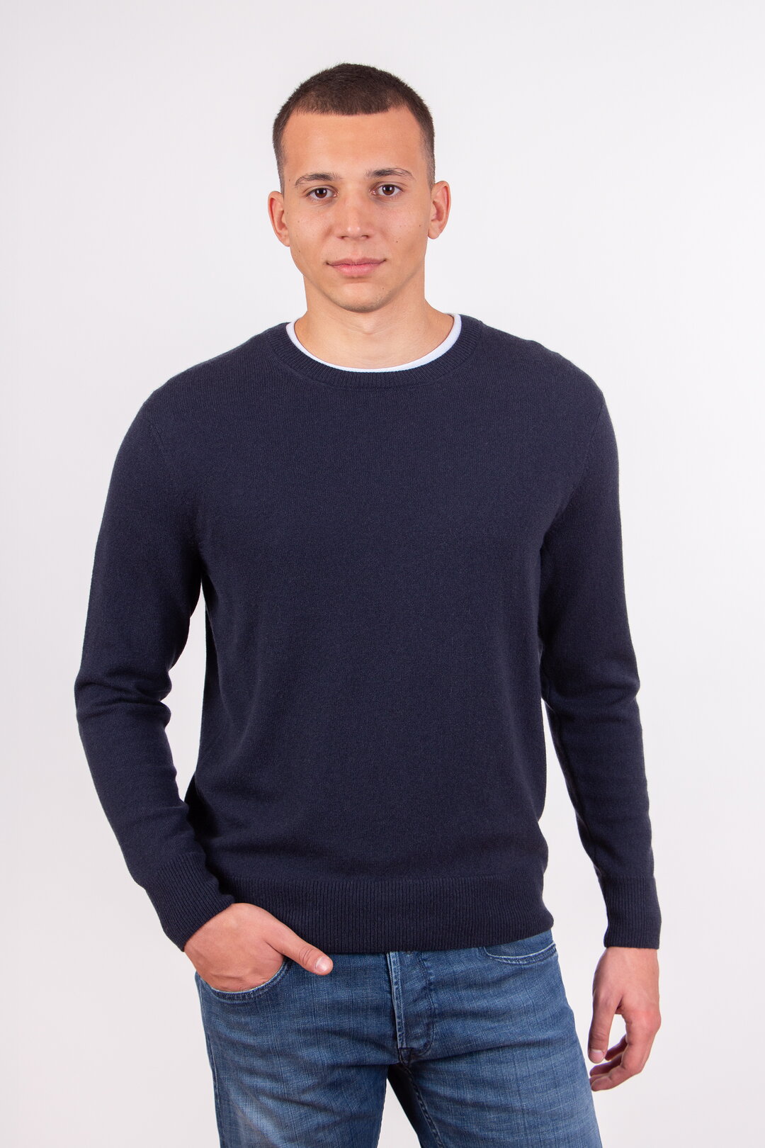 Man Pullover Crew Neck