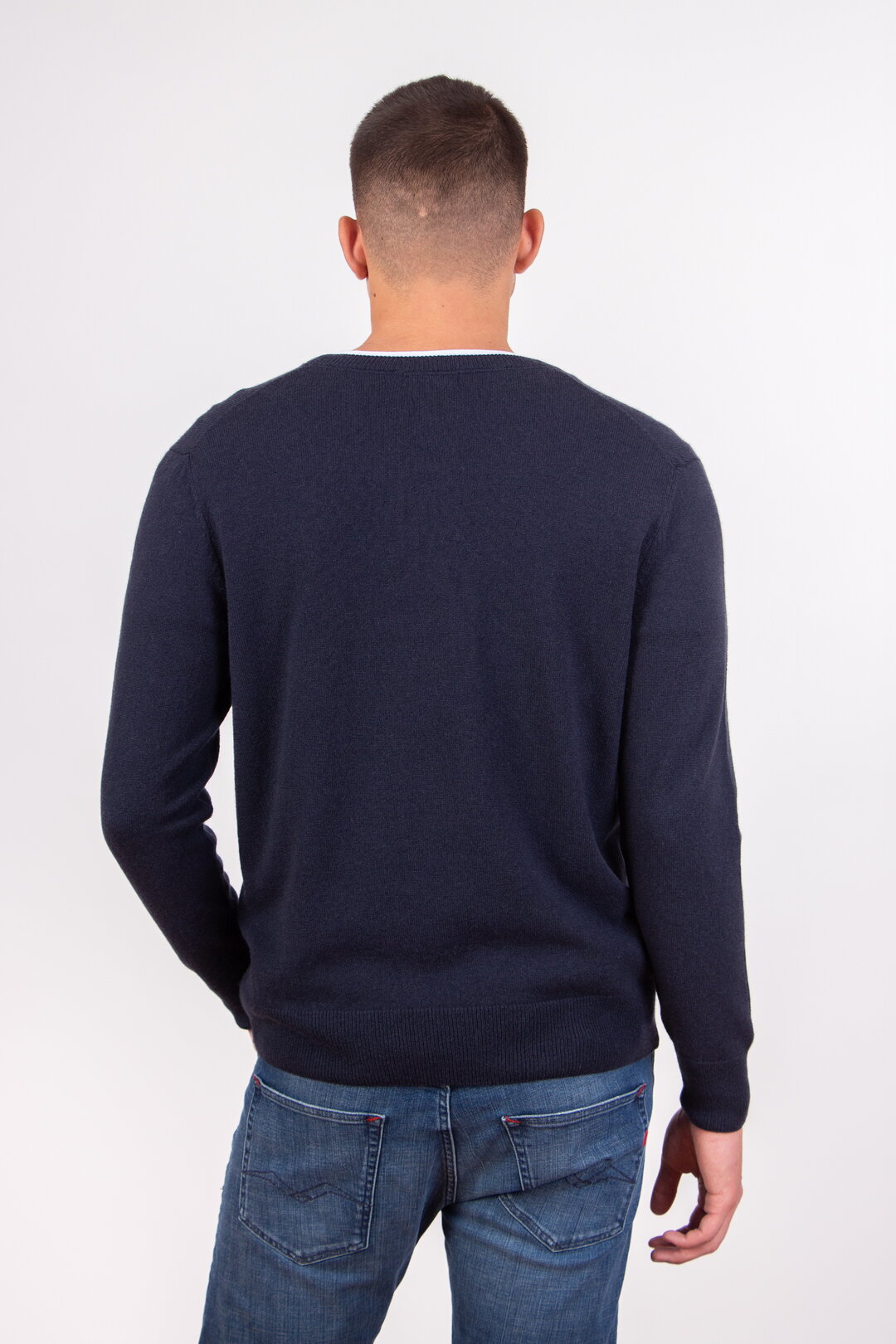 Man Pullover Crew Neck