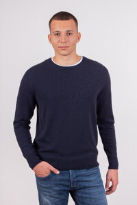 Man Pullover Crew Neck