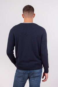 Man Pullover Crew Neck