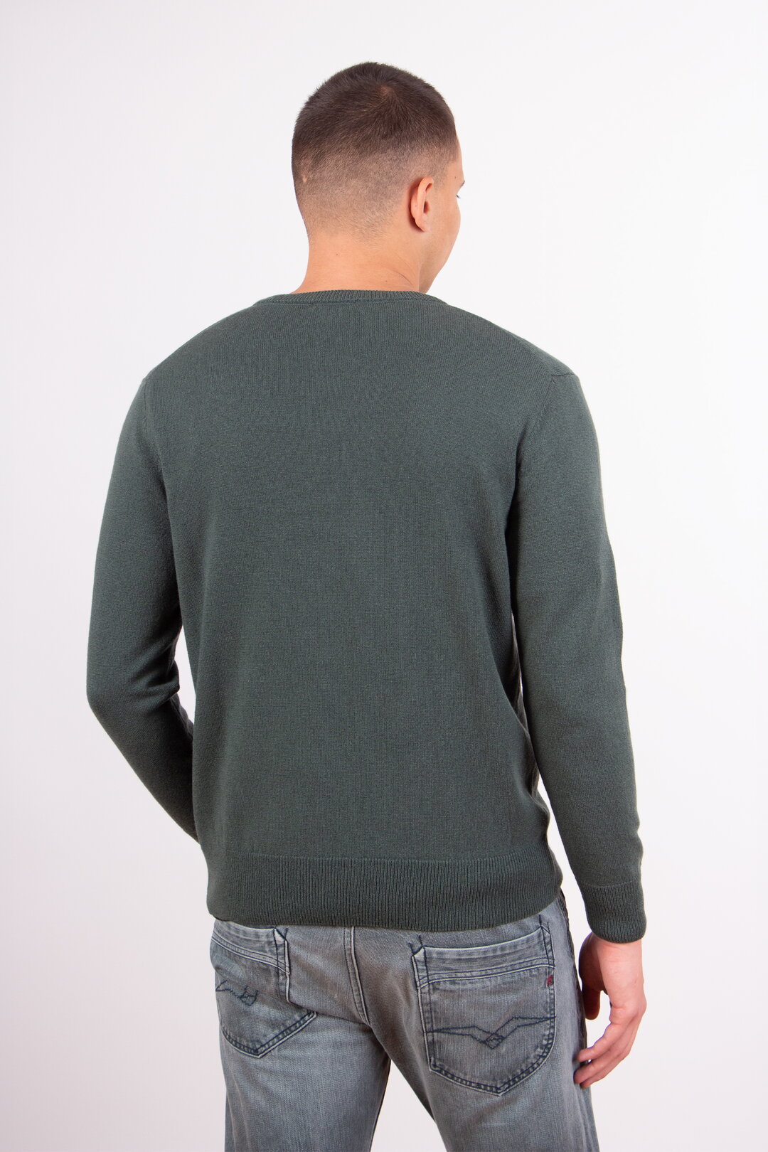 Man Pullover Crew Neck