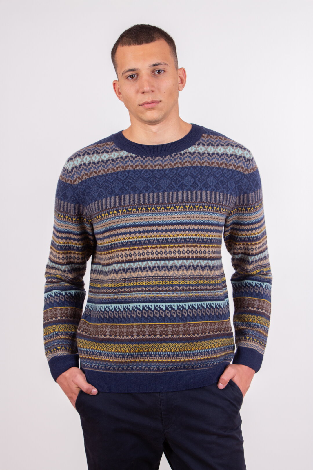 Herrenpullover im Fair-Isle-Muster