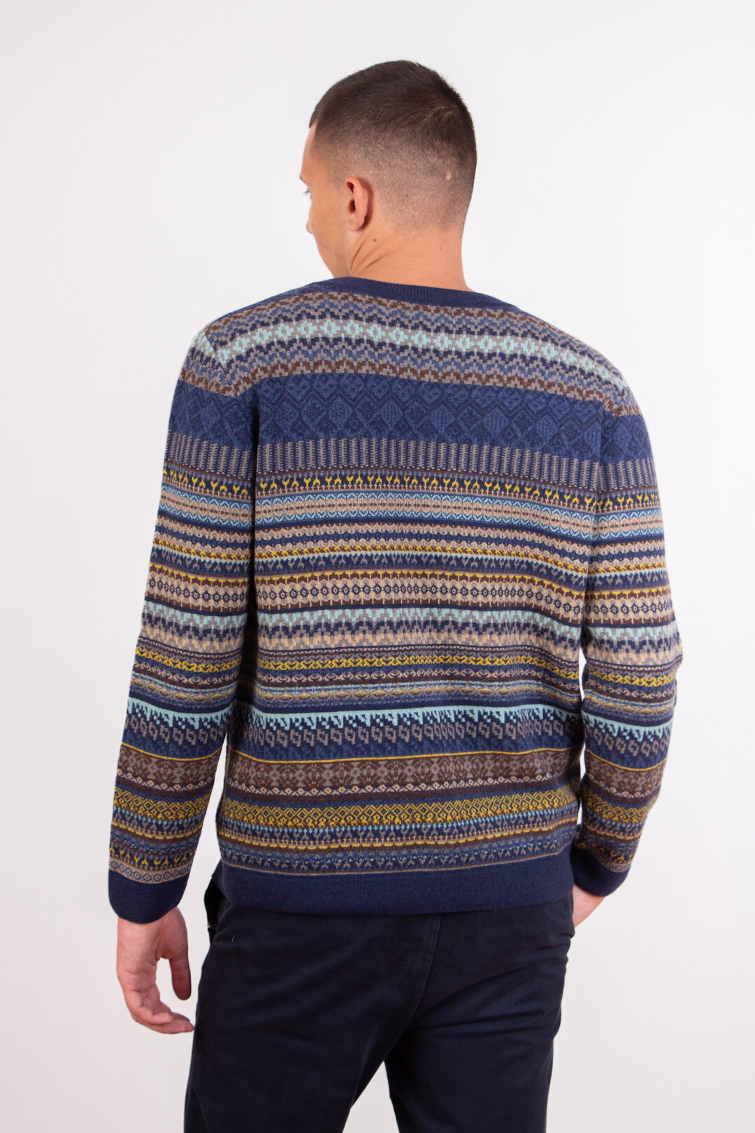 Herrenpullover im Fair-Isle-Muster