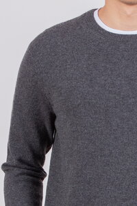 Man Pullover Crew Neck