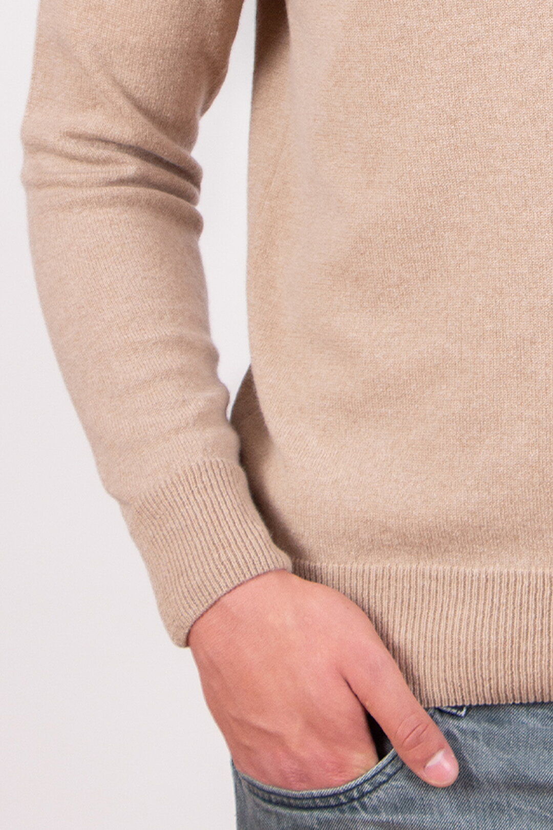 Man Pullover Crew Neck