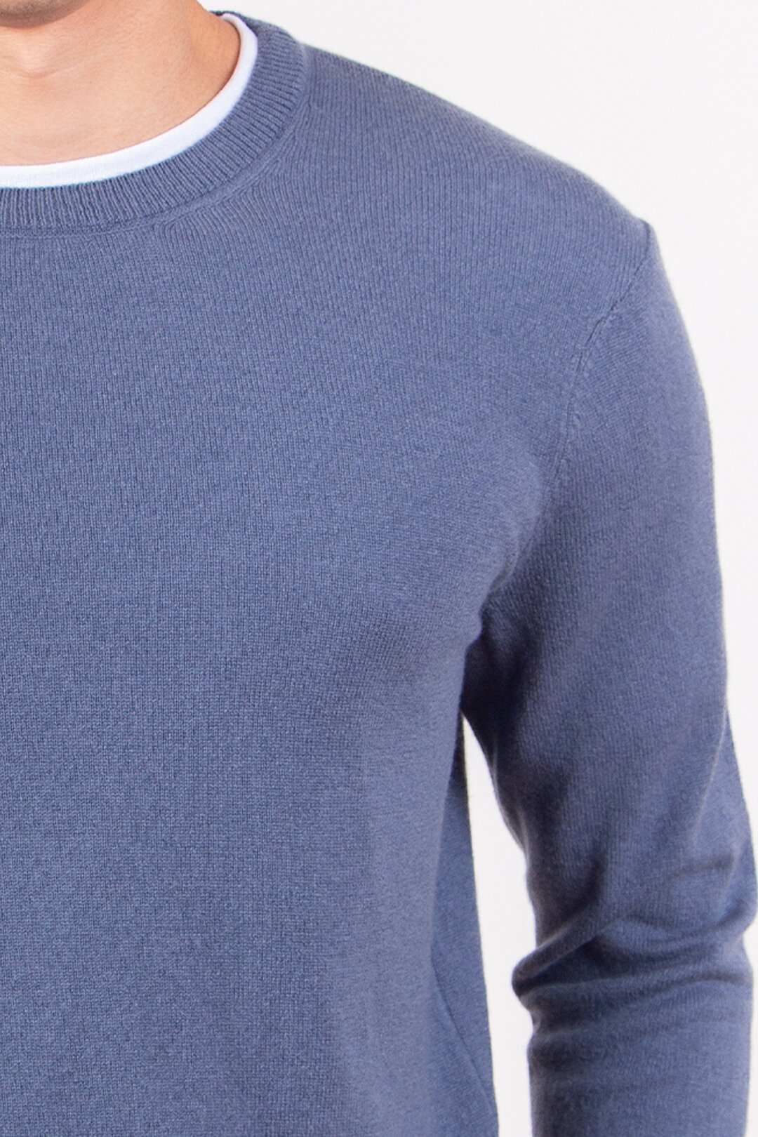 Man Pullover Crew Neck