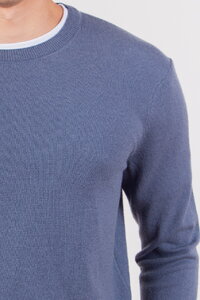 Man Pullover Crew Neck