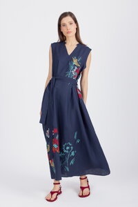 Lanena Haljina sa Vezom, Cvetni Motiv