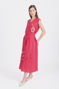 Lanena Haljina sa Vezom, Cvetni Motiv