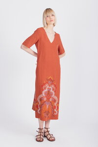 Lanena Haljina sa Vezom, Ornament Motiv